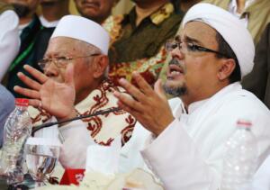 Imam Besar Front Pembela Islam (FPI), Habib Rizieq Shihab, saat menggelar konferensi pers "Aksi Bela Islam III" di AQL Islamic Center, Tebet, Jakarta Selatan, Jumat (18/11/2016). GNPF MUI akan menggelar aksi bela islam III yang dilaksanakan pada 2 Desember 2016. Hal tersebut menanggapi penetapan Basuki Tjahaja Purnama alias Ahok sebagai tersangka. Apabila Ahok tidak ditahan maka akan berpotensi melarikan diri dan sikap arogan yang selama ini suka mencaci dan menghina umat Islam seperti pernyataan menuduh peserta aksi bela islam 411 dibayar per orang Rp 500 ribu. AKTUAL/Tino Oktaviano