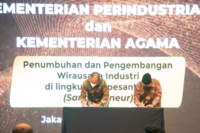 Bangun Ekosistem Halal Kemenperin Ciptakan Wirausaha Di Pesantren