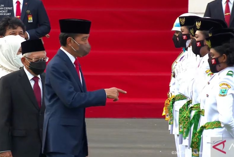 Presiden Jokowi Kukuhkan 68 Paskibraka Acara HUT RI Di Istana Negara