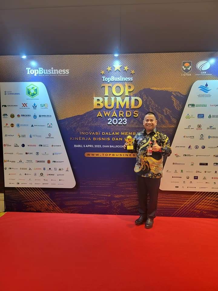 Pertama Kali Perumda Tuah Sekata Raih Bintang Tiga Top Bumd Award Tahun