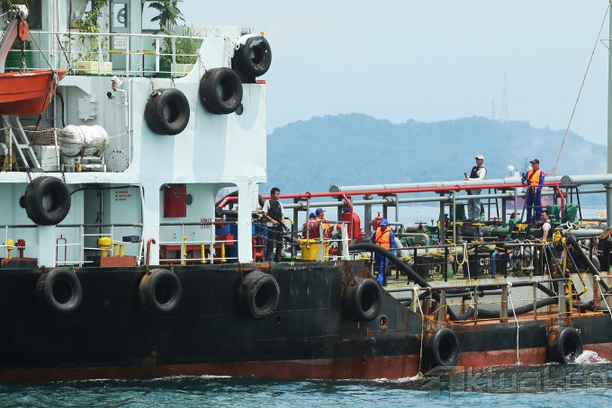 16384Polairud Tangkap Penyelundup BBM