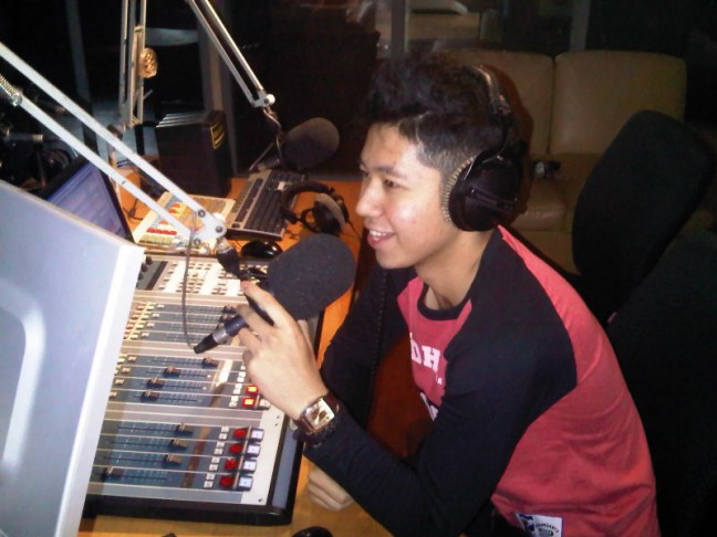 96 70 Hitz Fm Siap Posisi 3 Radio Populer Di Jakarta Aktual Com