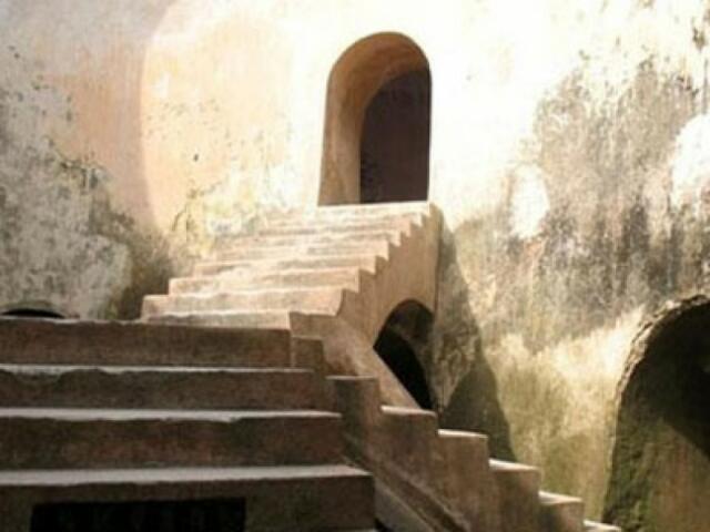 Ada Bangunan Kuno di Pasar Peterongan