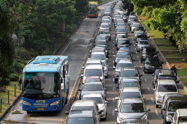 Ahok Minta APTB Tidak 'Ngetem' Sembarangan