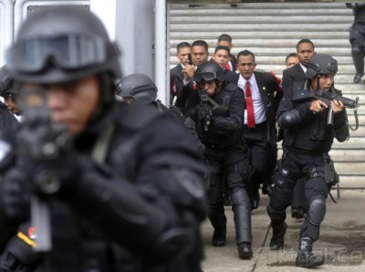 Aksi Pengamanan VVIP oleh Paspampres Saat Simulasi Pengamanan KAA