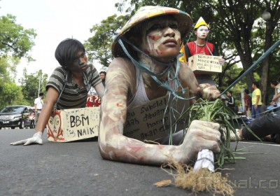 Aksi Teaterikal Menolak Kenaikan Harga BBM