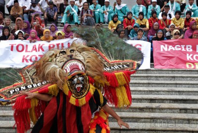 Aksi Tolak Pilkada Ulang