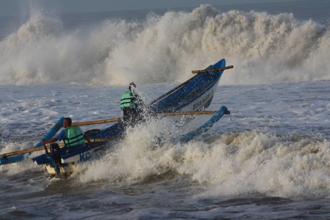 BMKG Prediksi Gelombang Tinggi Landa Perairan Natuna
