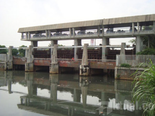 BPBD DKI: Pintu Air Pesanggrahan Siaga III