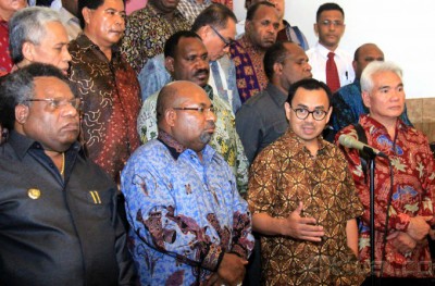 Bahas Smelter Freeport, Gubernur Papua Sambangi Kantor Menteri ESDM