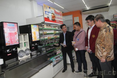 Belajar Bisnis di 7-Eleven