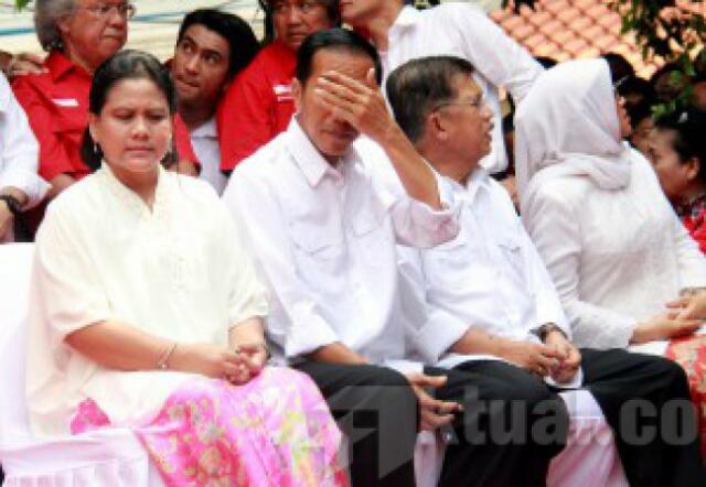 Bingung Bahas Kartu Sakti dengan DPR Mana, Jokowi Dianggap Tak Mau Tahu Aturan