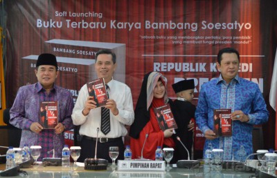 Buku Republik Komedi 1/2 Presiden