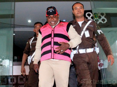 Bupati Sarmi Akhirnya Ditahan Kejaksaan Agung