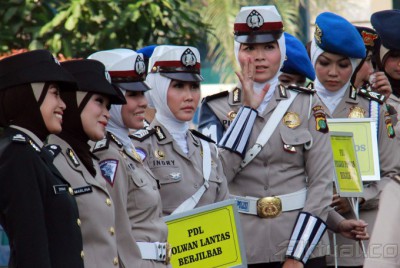 Cantiknya Polwan-Polwan Berjilbab