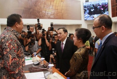 DPR Bahas Asumsi Dasar Ekonomi RAPBN 2014 Dengan Pemerintah