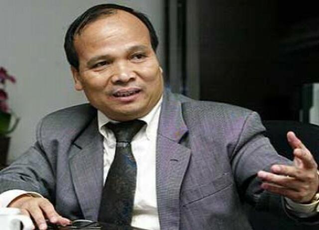 Datangi KPK, Mantan Ketua PPATK Lengkapi Berkas Bupati Karawang