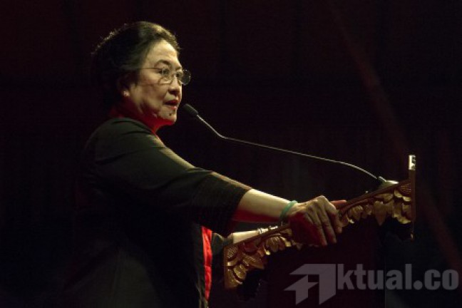 Dengan Mata Berkaca-kaca, Megawati Buka Kongres PDI Perjuangan