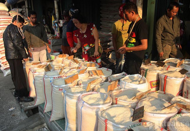 Dewi Terus Dimintai Keterangan oleh Kepolisian terkait Beras Plastik