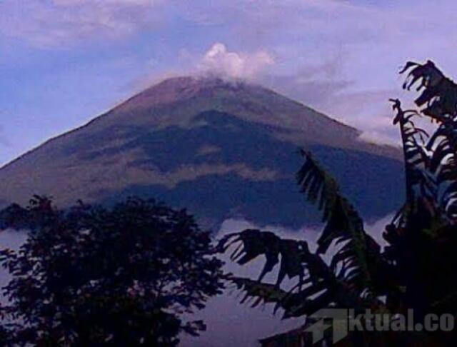 Dua Bule Tersesat di Gunung Agung Ditemukan Selamat