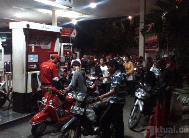 Effendi Simbolon: Biarkan BBM Naik-Turun, Pemerintah Tabrak UUD 1945