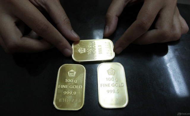 Emas Menguat Ditengah Penjualan Ritel AS Memburuk