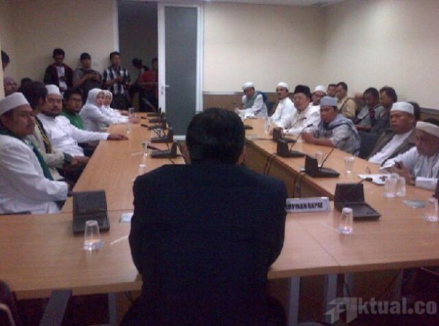 FPI Minta DPRD Bentuk Pansus, Usut Bentrok Tiga Oktober