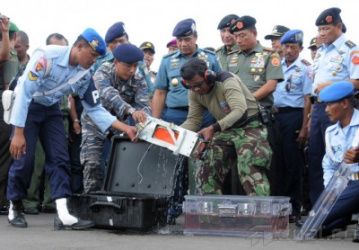 Flight Data Recorder (FDR) AirAsia QZ8501 Berhasil Diangkat