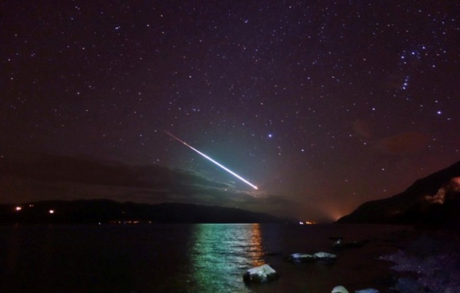 Fotografer Amatir: Tangkap 'Goresan' Hujan Meteor di Atas Langit Loch Ness