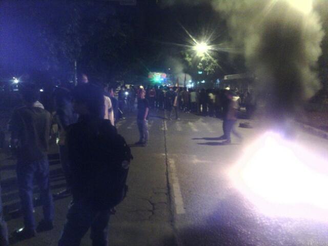 Gelar Aksi di Depan IISIP Jakarta, AMI Tolak Kenaikan BBM Bersubsidi