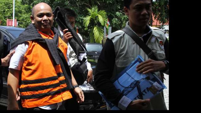 Gulat Manurung Didakwa Berikan Uang RP 2 Miliar ke Annas Maamun