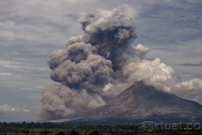 Gunung Sinabung Kembali Meletus