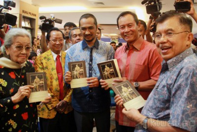 Hoegeng Polsi dan Menteri Teladan