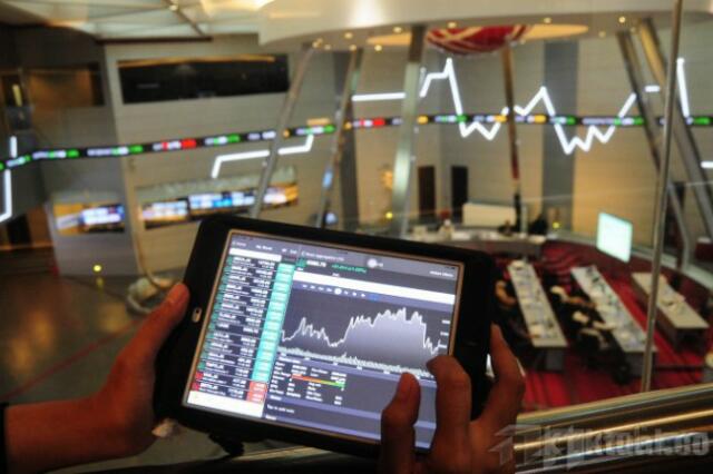 IHSG Dibuka Menguat 9,89 Poin