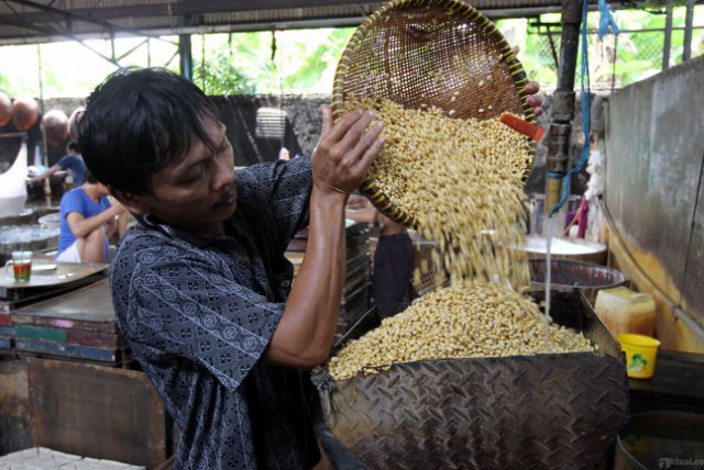 Imbas Rupiah Melemah, Harga Tempe-Tahu Merangkak Naik