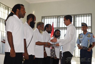 Jokowi Beri Grasi Tapol OPM