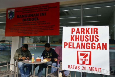 Jokowi Marah, Sevel yang Disegel Masih Beroperasi