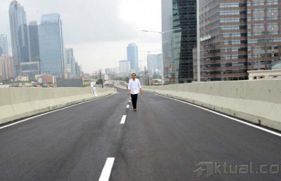 Jokowi Tinjau JLNT Sebelum dibuka untuk Umum