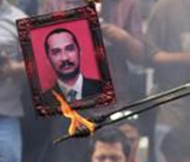 KPK Berpolitik, Mahasiswa Bakar Foto Samad