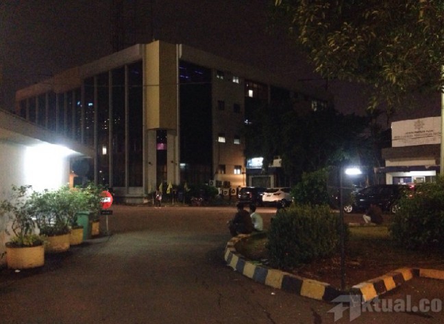 Kantor DPP Golkar Kondusif, Enam Luka-luka Kena Batu