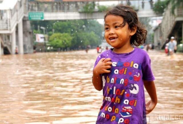 Kemensos Siapkan 10.000 Nasi Bungkus Untuk Korban Banjir di Jakut
