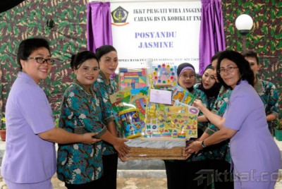 Ketua Umum IKKT Resmikan Posyandu