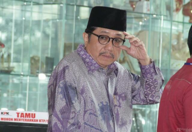 Korupsi di SESDM, KPK Resmi Tahan Waryono Karno