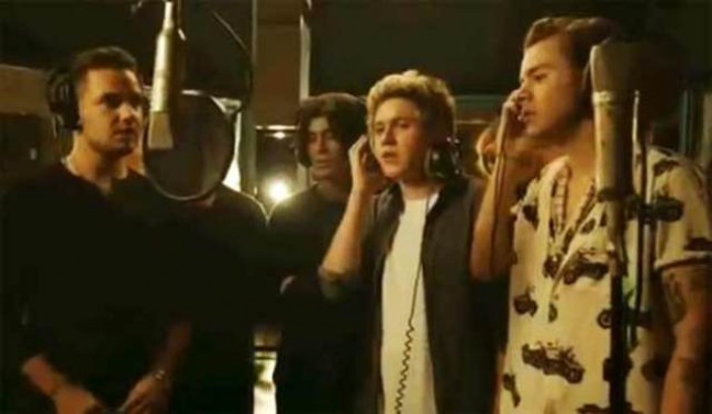 Lagu Perangi Ebola Puncaki Tangga Lagu Inggris