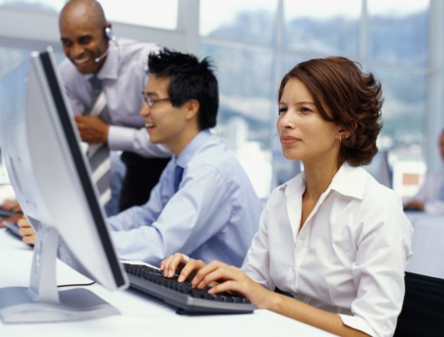 Leher Anda Sakit? Ini Gerakan Peregangan bagi Pengguna Komputer