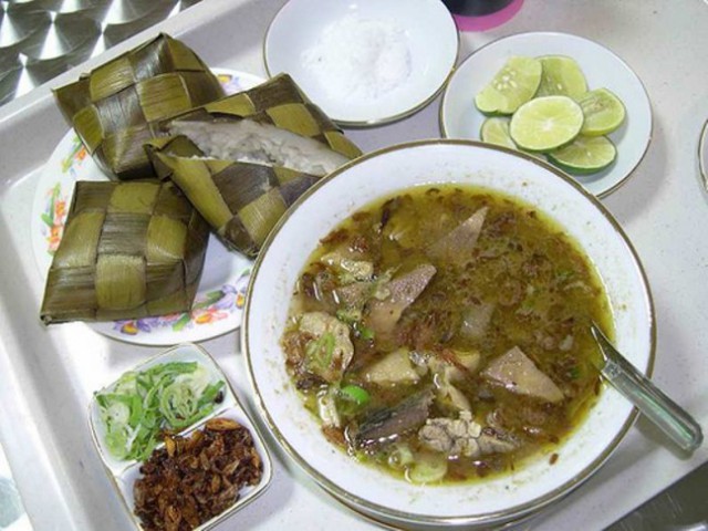 Lezatnya Menu Coto Makasar di Siang Hari, Ini Bahan & Cara Membuatnya