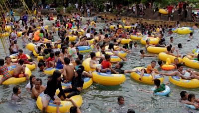 Liburan Tahun Baru Ancol Dipenuhi Wisatawan Terhangat