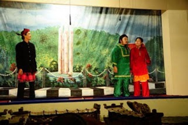 Ludruk Remaja Surabaya Pentaskan Lakon Sarip Tafsir Baru