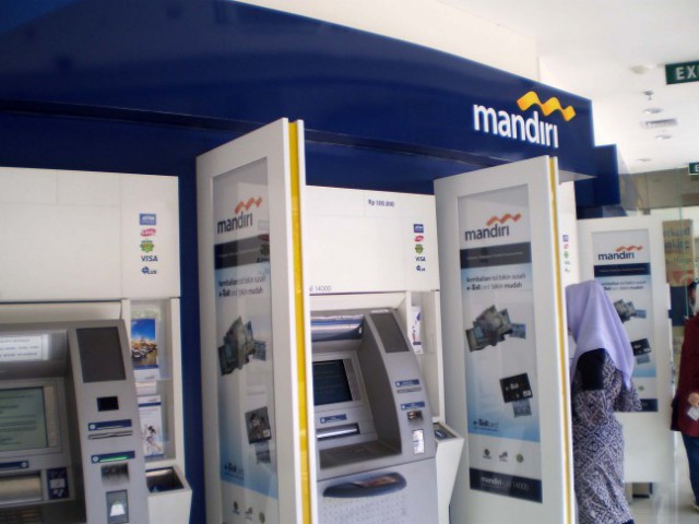 Mandiri Minta BI Perpanjang Waktu Implementasi ATM Chip