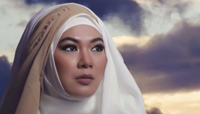 Mantap Berhijab, Penyanyi Pop Ini Sampaikan Kebaikan Melalui Lagu Religi